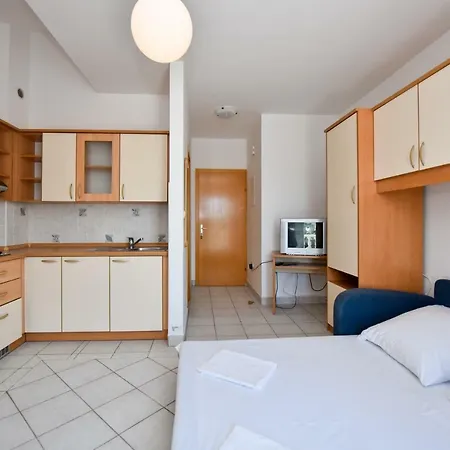Milka Appartements Stara Novalja Extérieur photo